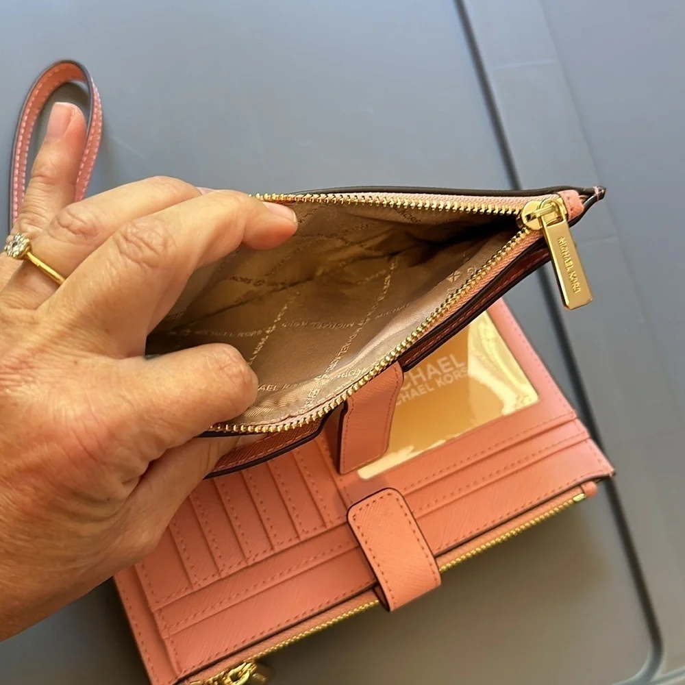 Michael Kors jet set travel primrose